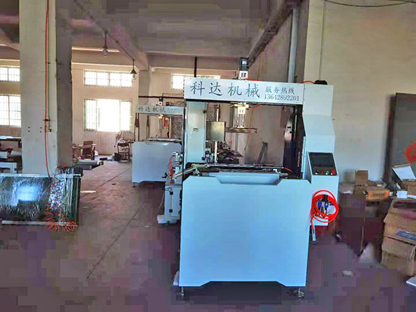 自動調(diào)模成型機(jī)應(yīng)該如何操作？
